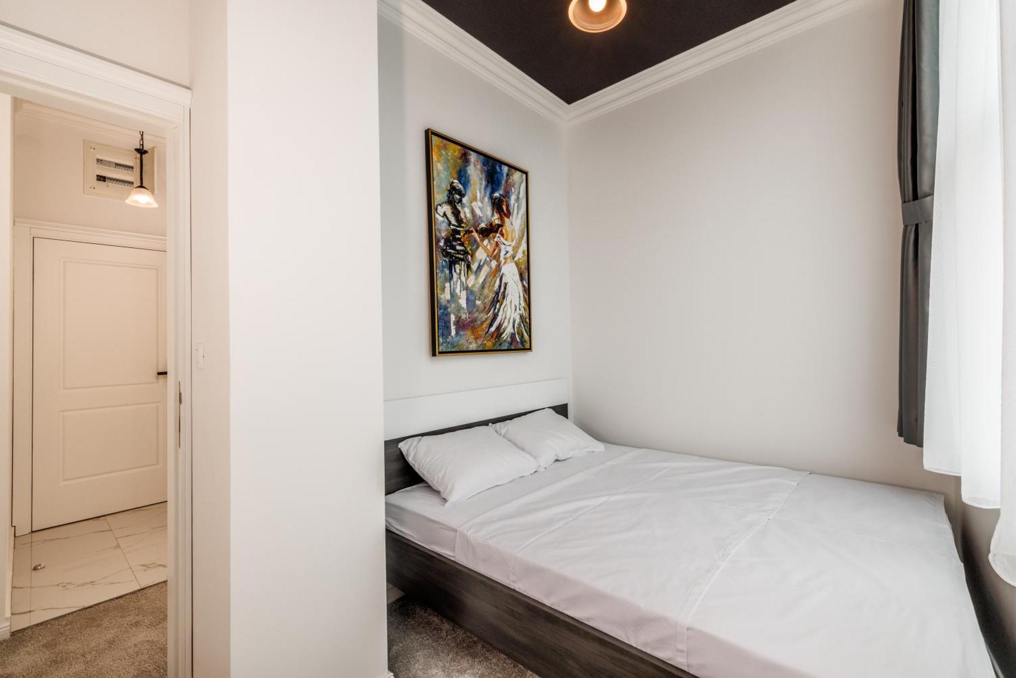 White Unique Apart Niksic Exterior photo